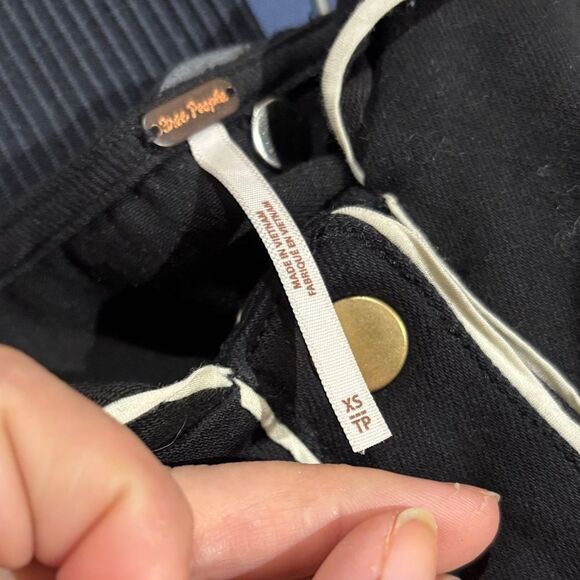 FREE PEOPLE LINNEA Stylish Black Button-Down Dress Off-shoulder Wednesday - Picture 7 of 11